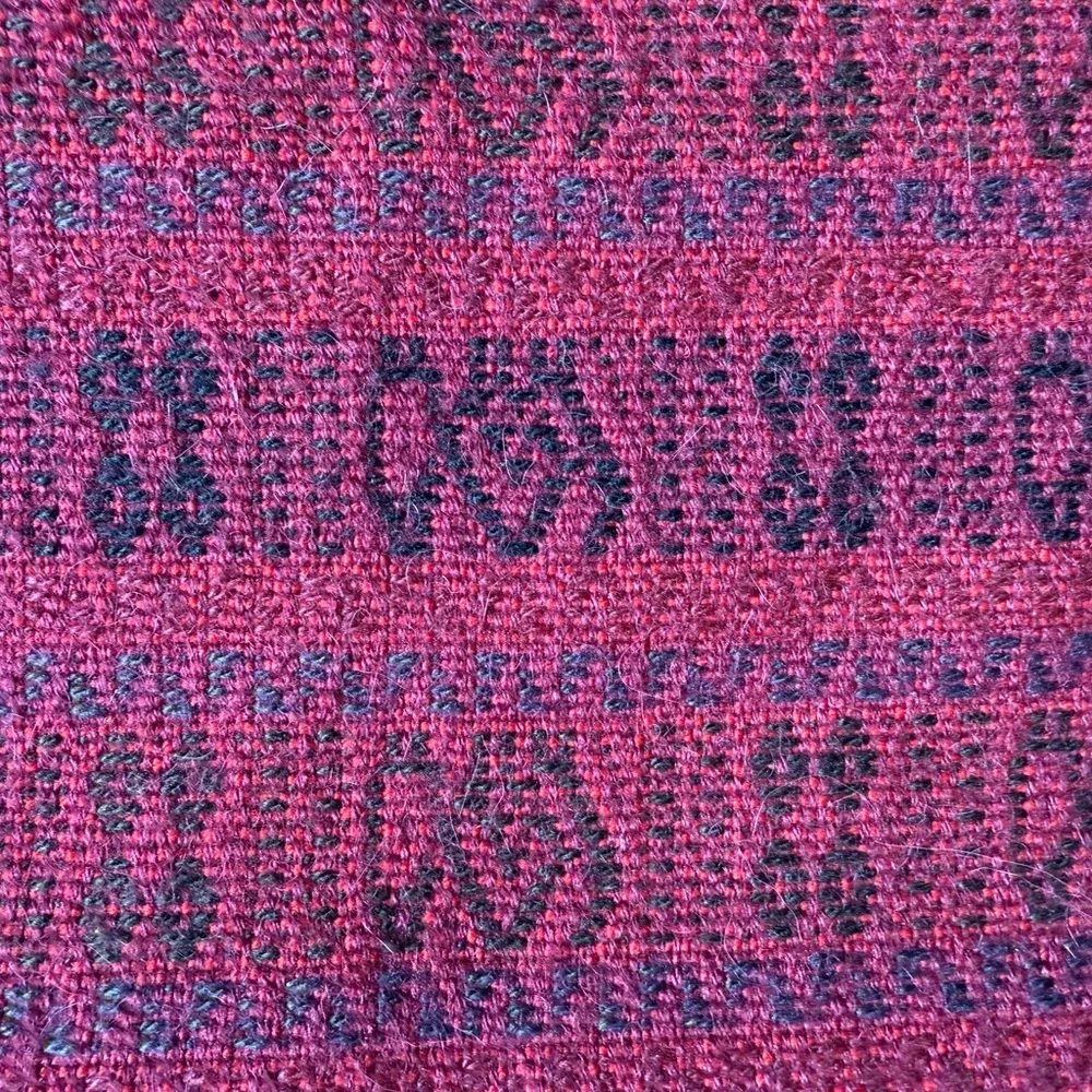 Estirpe Inca Alpaca Throw Blanket – Handwoven in Peru - Picture 4 of 4